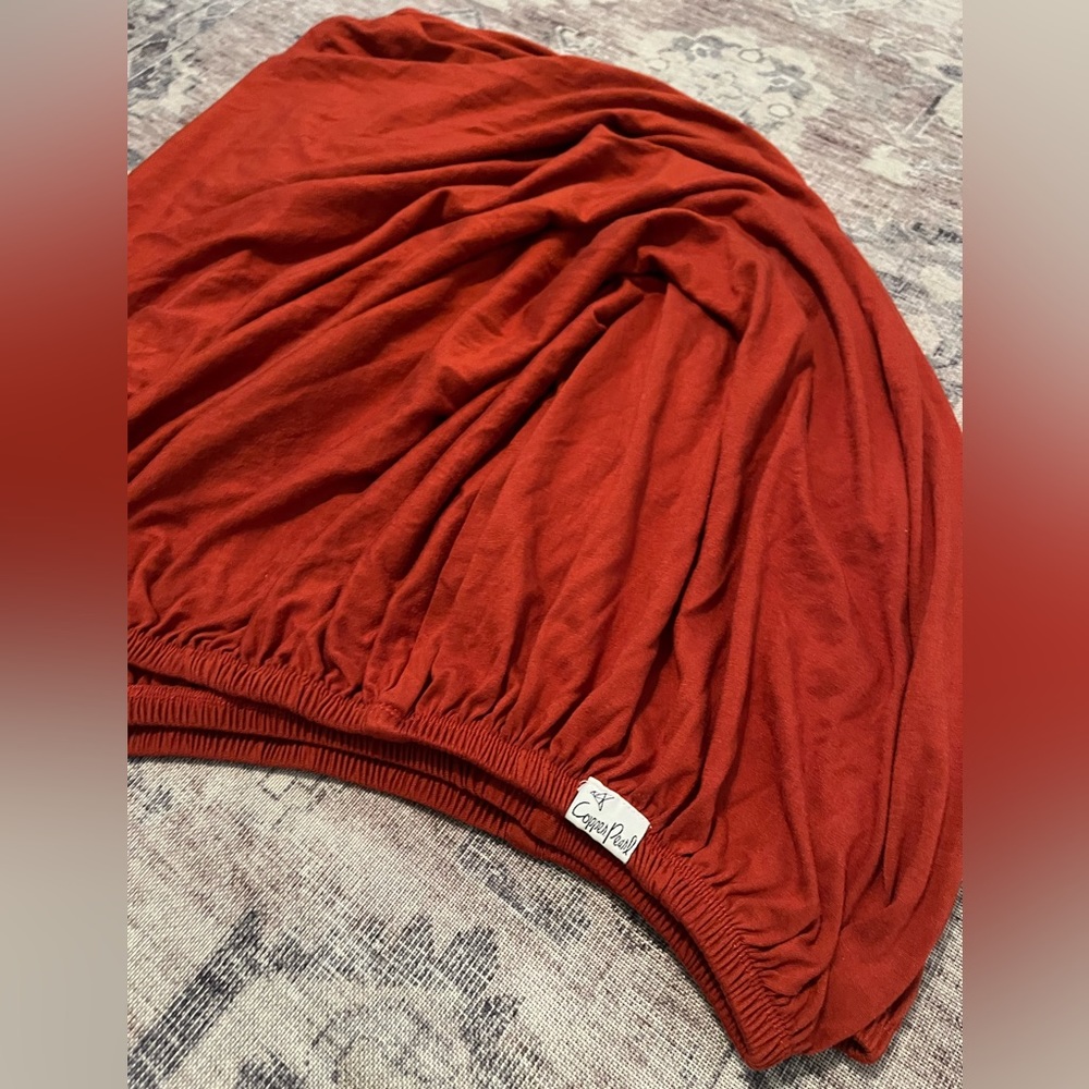 Copper pearl crib sheet